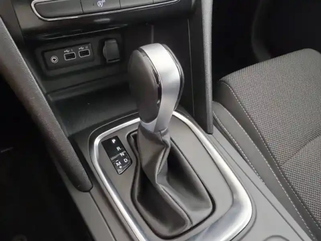 Renault Megane iv estate blue dci 115 edc — photo 83