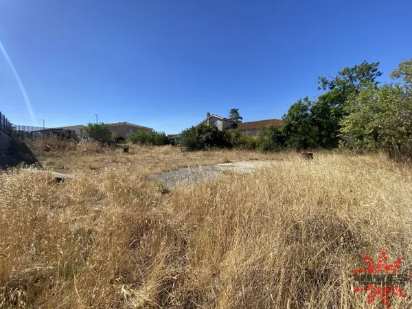 Terrain constructible 690 m²