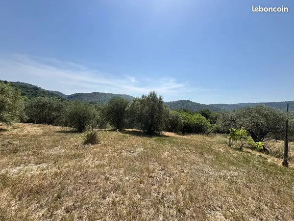 Terrain 3280 m² Montferrat