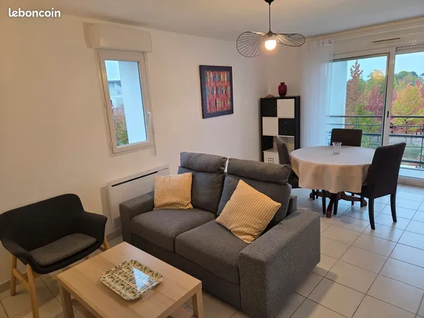 T3 meublé 67 m² entièrement rénové avec balcon, garage et parking — orvault / nantes (tram 3)
