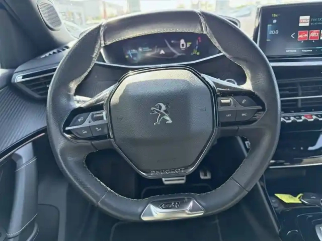 Peugeot 2008 electrique 136 ch — photo 32