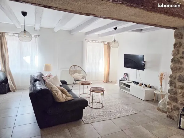 Location maison de village 120 m2