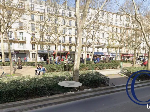 Local 83 m² Paris