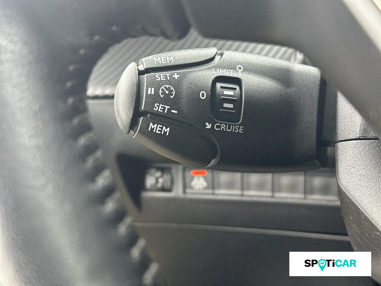 Peugeot 208 1.2 puretech 100ch s&s style 118g — photo 19