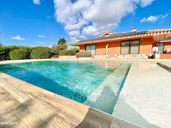 Villa 6 pièces 248 m²