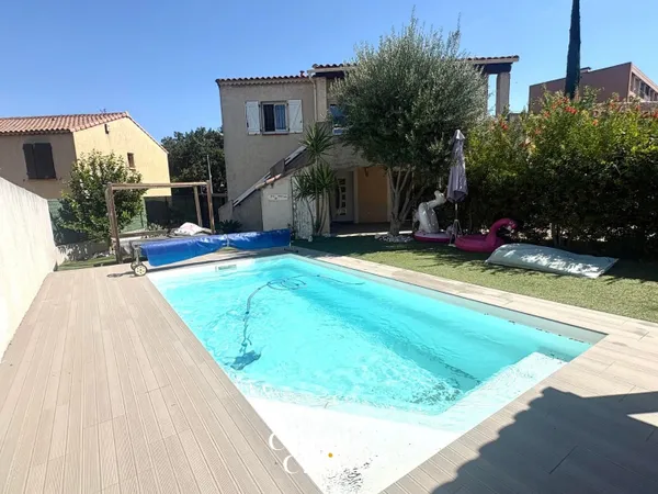'Nouveauté' maison T6 + dépendance avec terrain et piscine s
