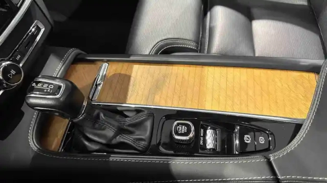 Volvo S90 d4 190 ch  geartronic 8 — photo 24
