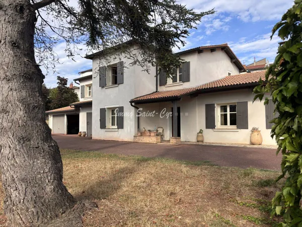 Maison 8 pièces 208 m²