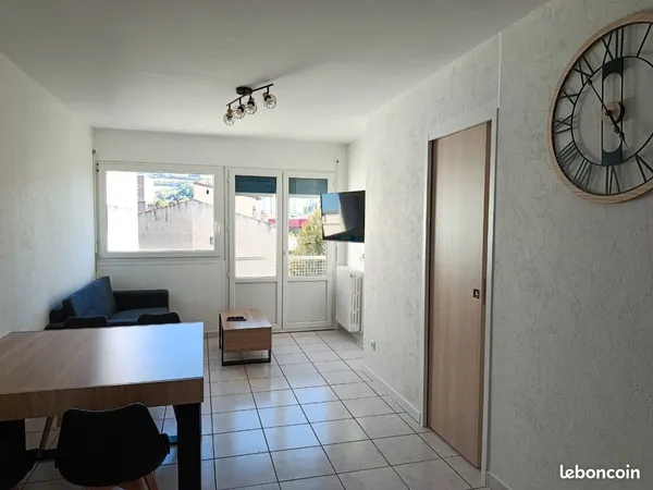Appartement meublé et équipé à neuf- 52 m2
