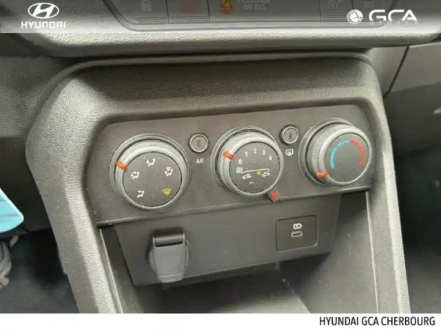 Dacia Sandero 1.0 eco-g 100ch expression -24 — photo 11