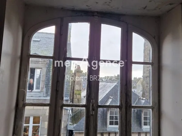 DINAN CENTRE HISTORIQUE IMMEUBLE DE RAPPORT