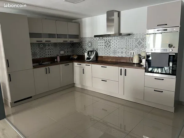 Immeuble 18 pièces 445 m²