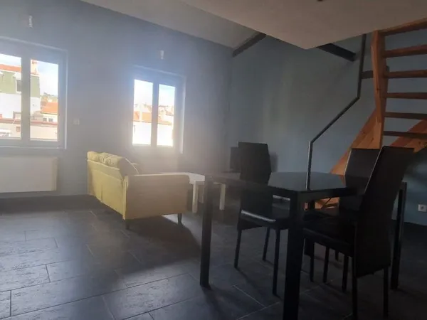 Prox de la charité loft T2 meublé