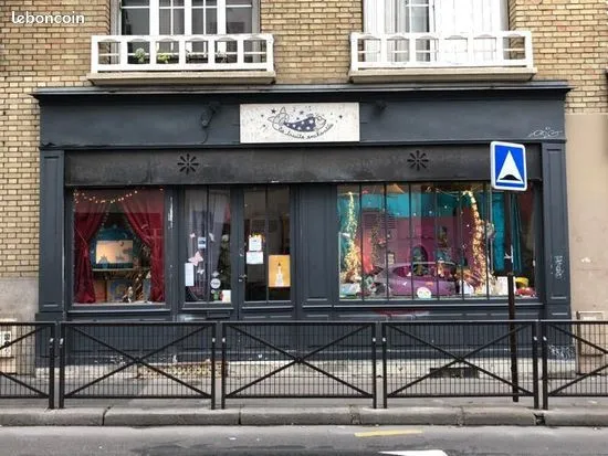 Droit au bail boutique 66 m² + cave Paris 20e