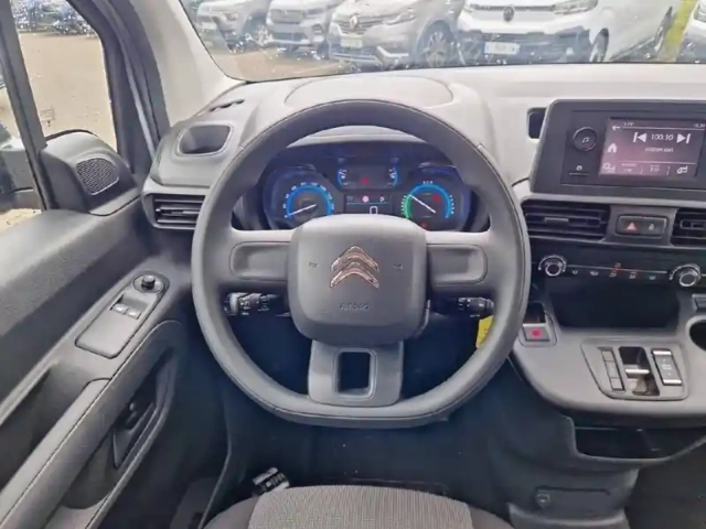 Citroën Berlingo e- taille m 136 ch 100 kwh automatique — photo 9