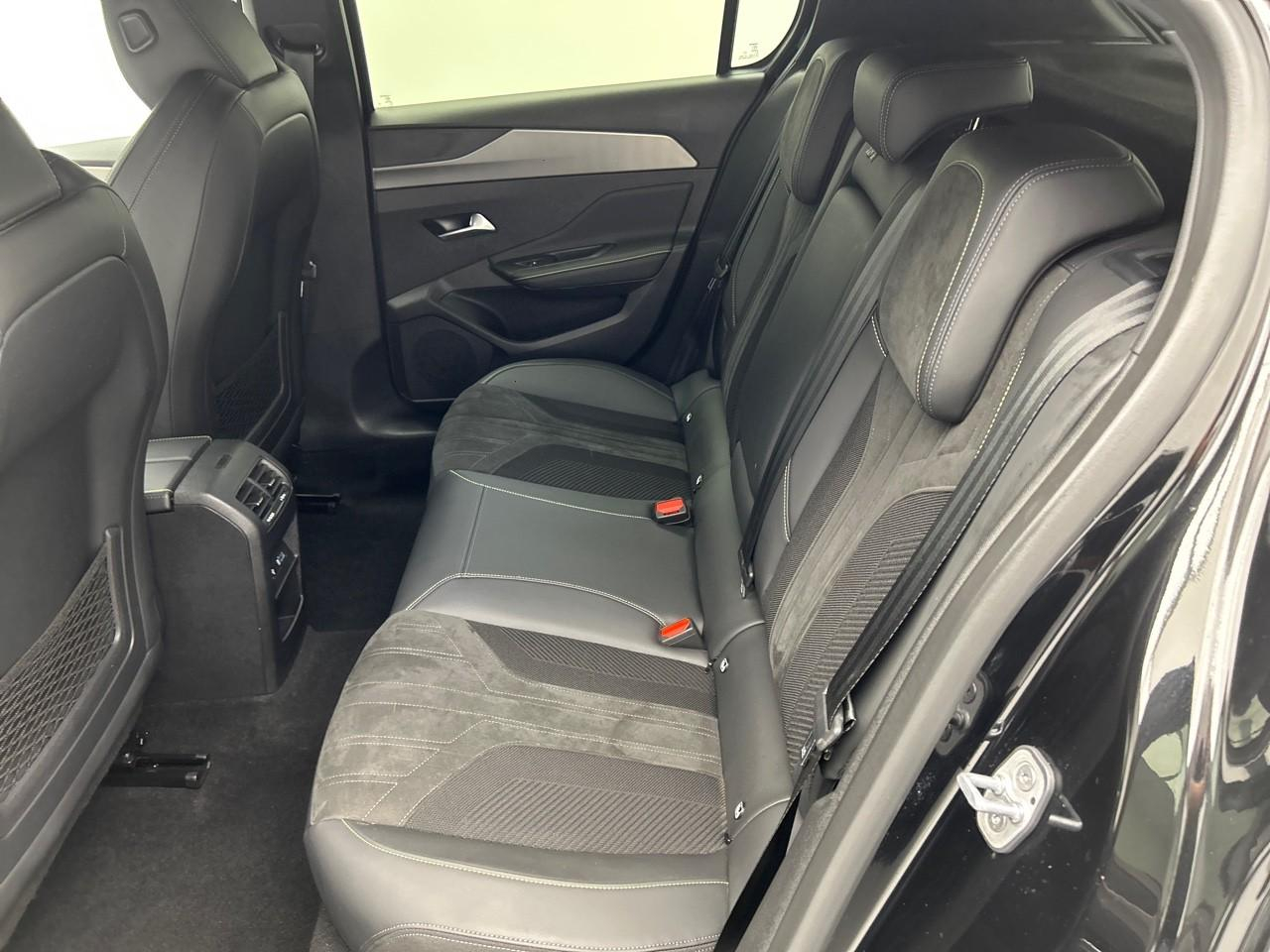 Peugeot 308 phev 225 e-eat8 gt — photo 13
