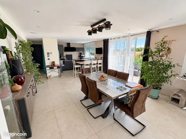 Bezouce - Propriété Maison plus appartement, bureau et potentiel foncier