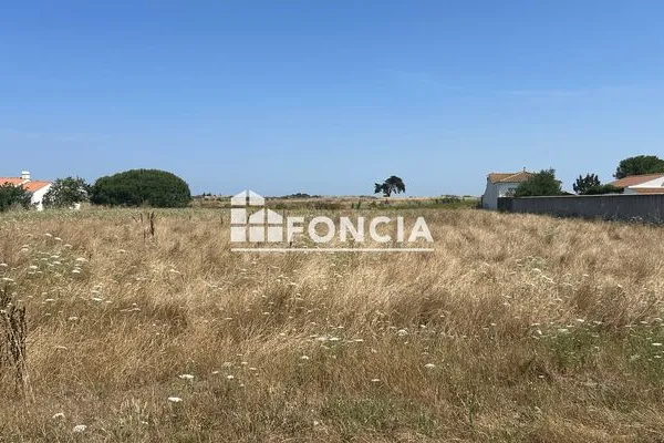 Terrain 701 m²