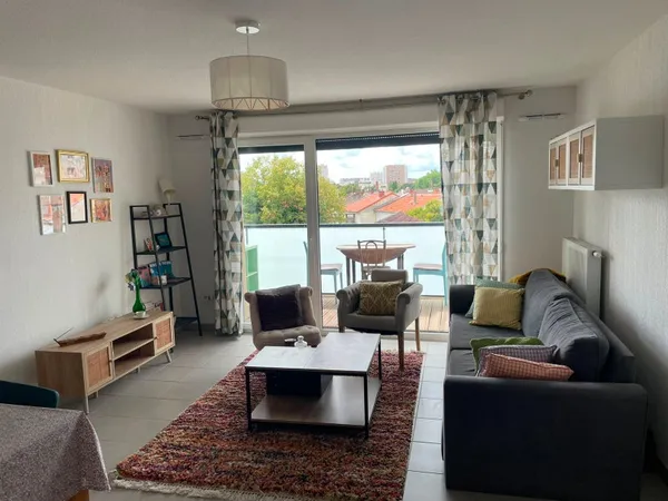 Chambre de 12m2 dans colocation fille à deux