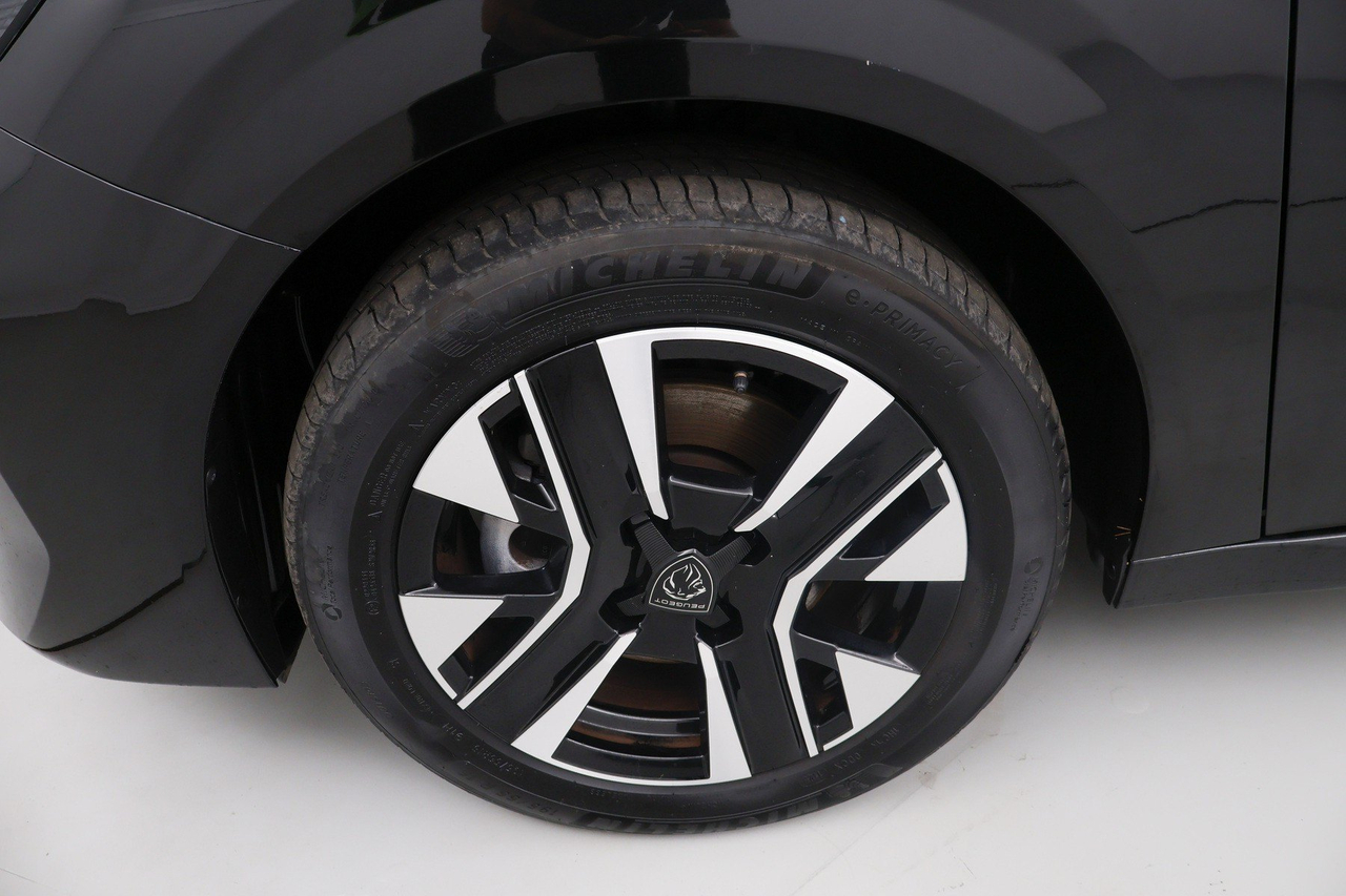 Peugeot 208 — photo 10