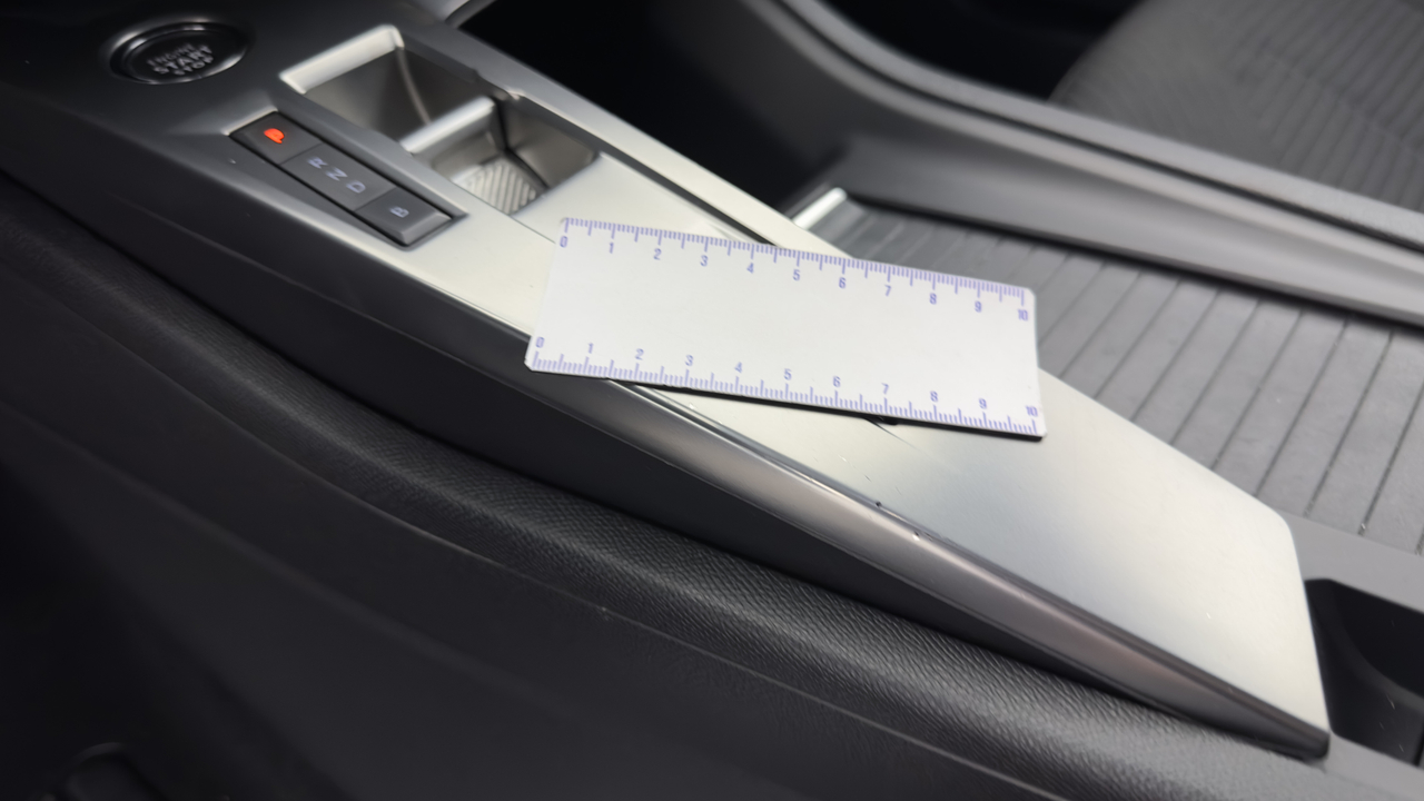 Peugeot 308 SW PHEV 180 e-EAT8 — photo 38