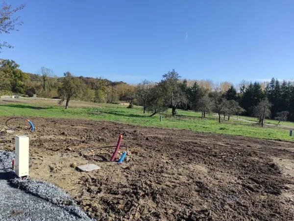 Terrain 694 m²