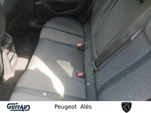 Peugeot 308 sw phev 180 e-eat8 — photo 11