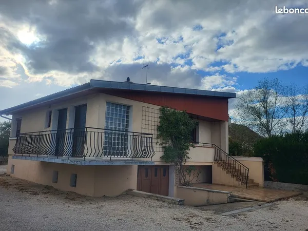 SAULON-LA-RUE Maison T5 de 109 m² sur sous-sol - 240.000 euros