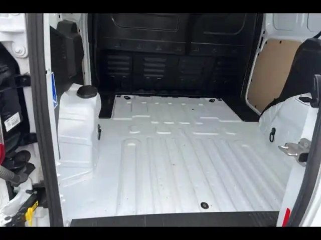 Ford Transit Courier 1.5 tdci 75ch stop&amp;start trend business — photo 11