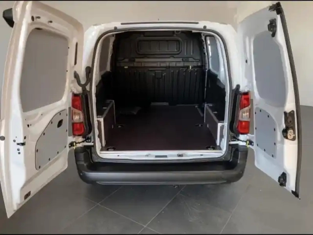 Peugeot Partner m diesel 130ch automatique pack premium connect — photo 7