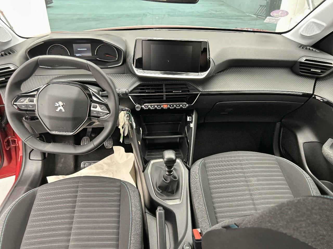 Peugeot 208 puretech 100 s&s bvm6 style — photo 12