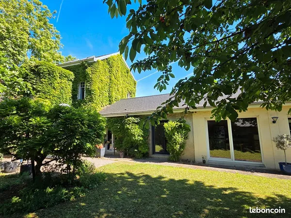 Maison 7 pièces 200 m²