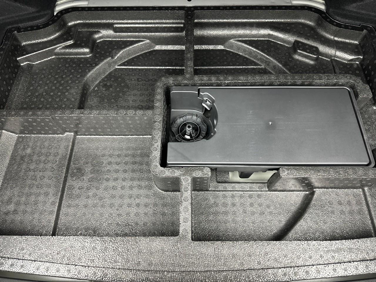 Peugeot 308 hybrid 145 e-dcs6 allure — photo 32