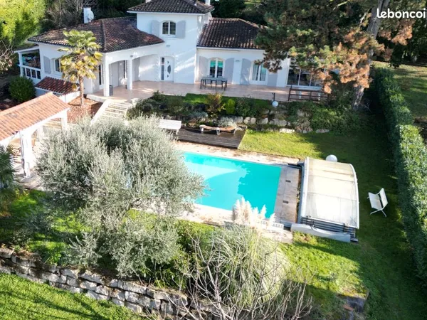 Villa Limonest