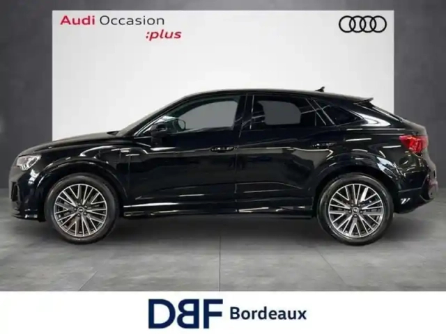 Audi Q3 45 tfsie 245 ch s tronic 6 s line — photo 2