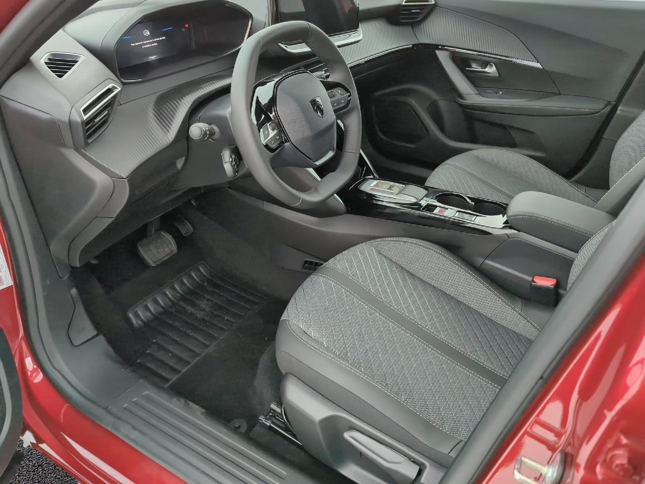 Peugeot 2008 hybrid 110 e-dcs6 allure — photo 14