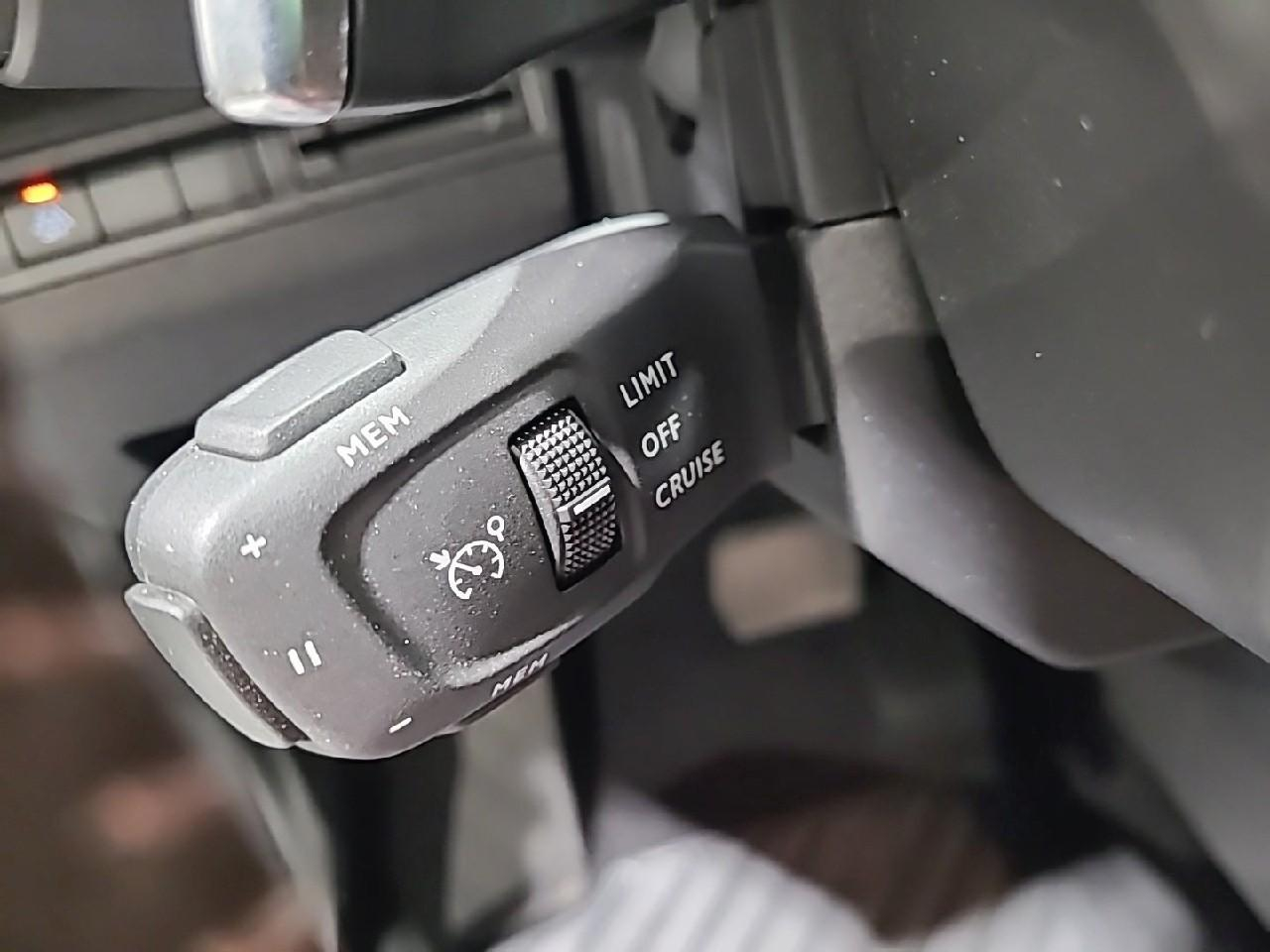 Peugeot 3008 puretech 130ch s&s eat8 active pack — photo 29