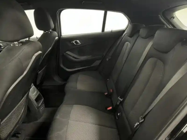 Bmw Serie 1 série 1 118da 150ch business design 8cv — photo 11