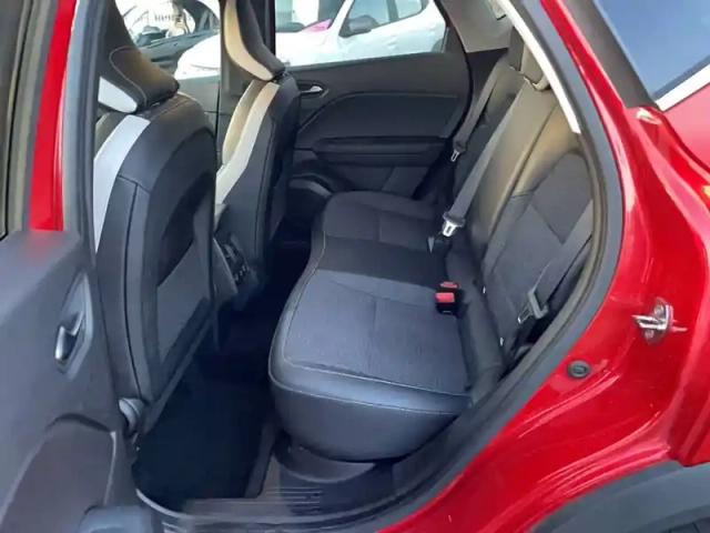 Renault Captur e-tech 145 - 21 — photo 16