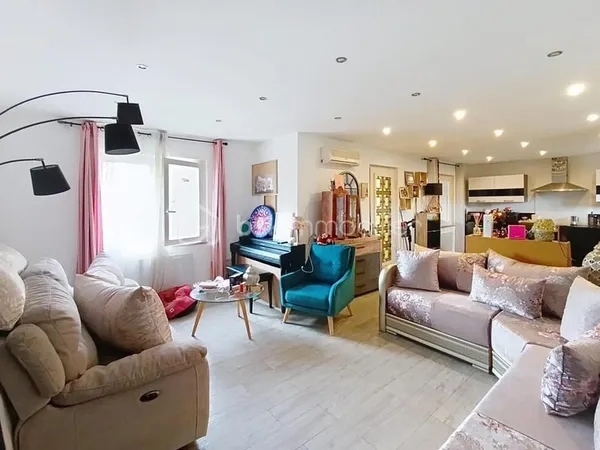 T3 RÉNOVÉ DE 79M² AVEC TERRASSES, TERRAIN ET GARAGE