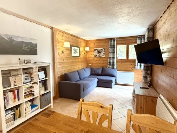 LES ALLUES (73550) – T3 AVEC TERRASSE, PARKING COUVERT, CAVE ET CASIER À SKIS