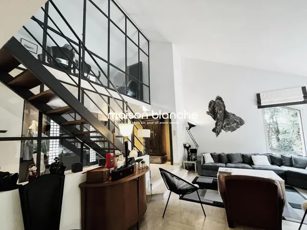 Vends maison ancienne - 228.66 m² - 10 pièces, 4 chambres - Chemillé-en-Anjou 49120