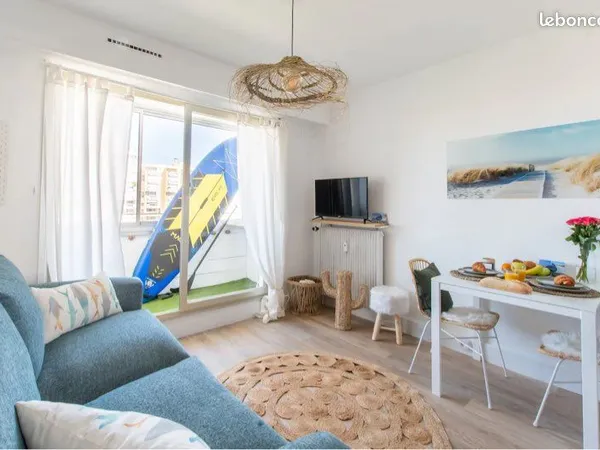 Studio Surf & Yoga Carnon - vue port et étang - wifi netflix - location meublée 10mois
