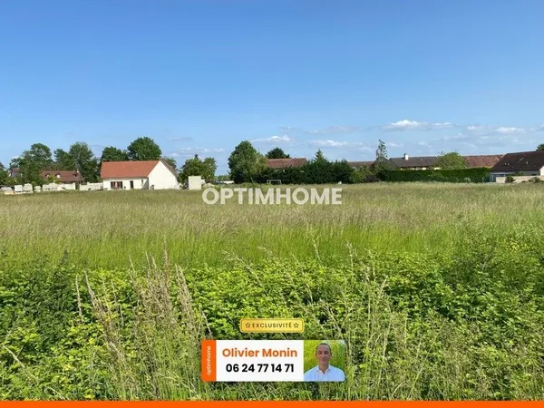 Au calme, coeur de village, terrain constructible et viabilisé de 848 m2