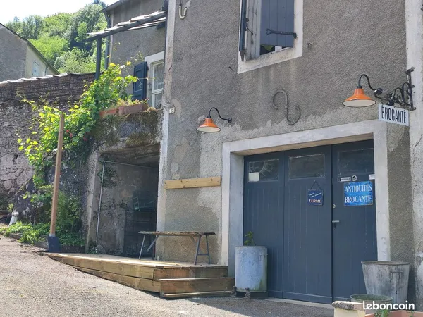 Maison ancienne en pierre R+2+ local commercial+ 2 terrains, 1 constructible