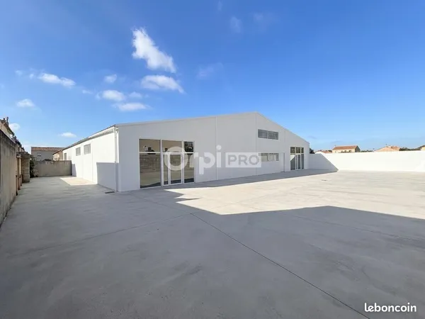 Local d'activité 300 m²