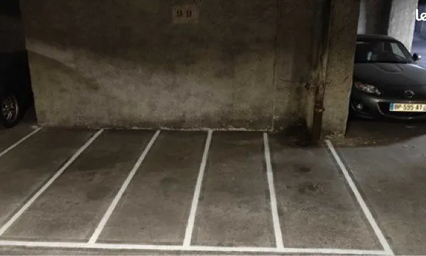 Place moto / scooter sécurisée - Arenc / CMA CGM