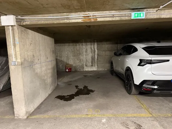 PARKING - PARIS 16