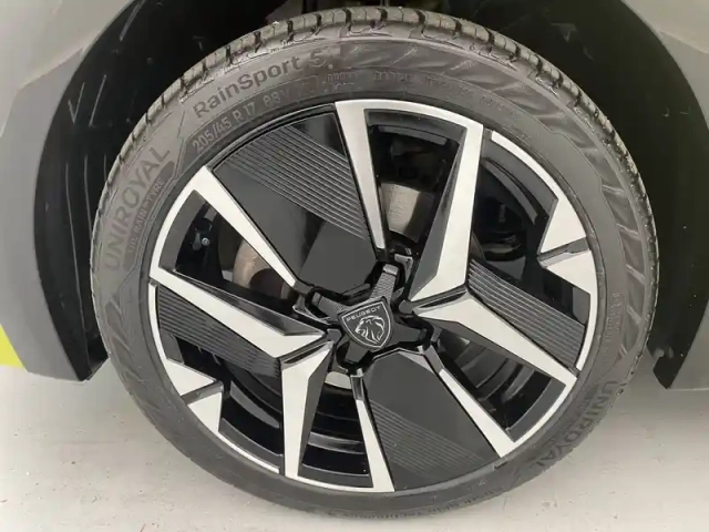 Peugeot 208 puretech 100 s&amp;s bvm6 — photo 50