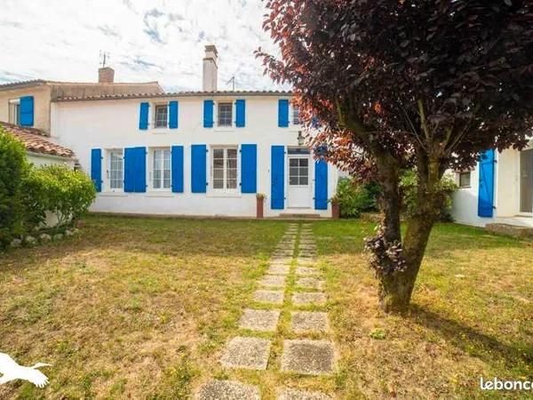 Maison 8 pièces 310 m²